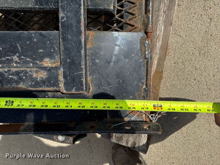 image for item EM3536 B&B Tech hitch rack