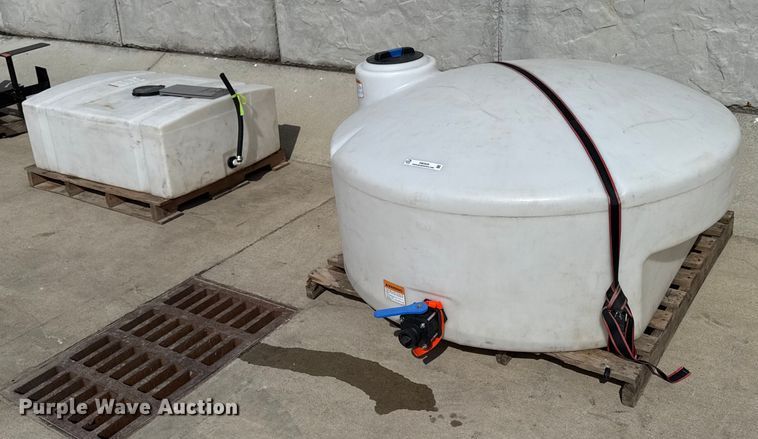 image for item EM3538 (2) poly tanks