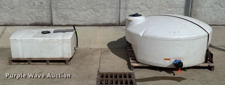 image for item EM3538 (2) poly tanks