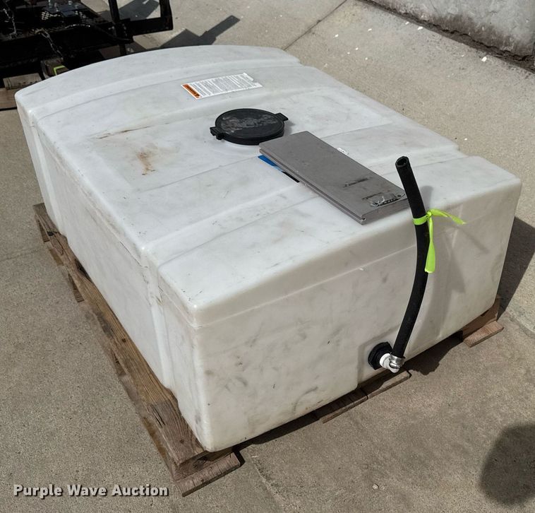 image for item EM3538 (2) poly tanks