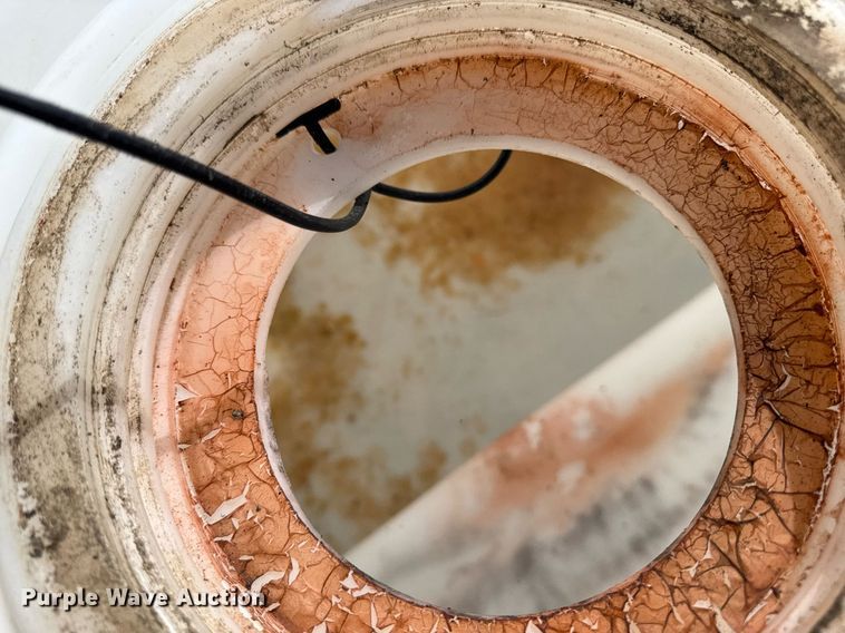 image for item EM3538 (2) poly tanks