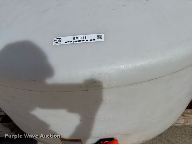 image for item EM3538 (2) poly tanks