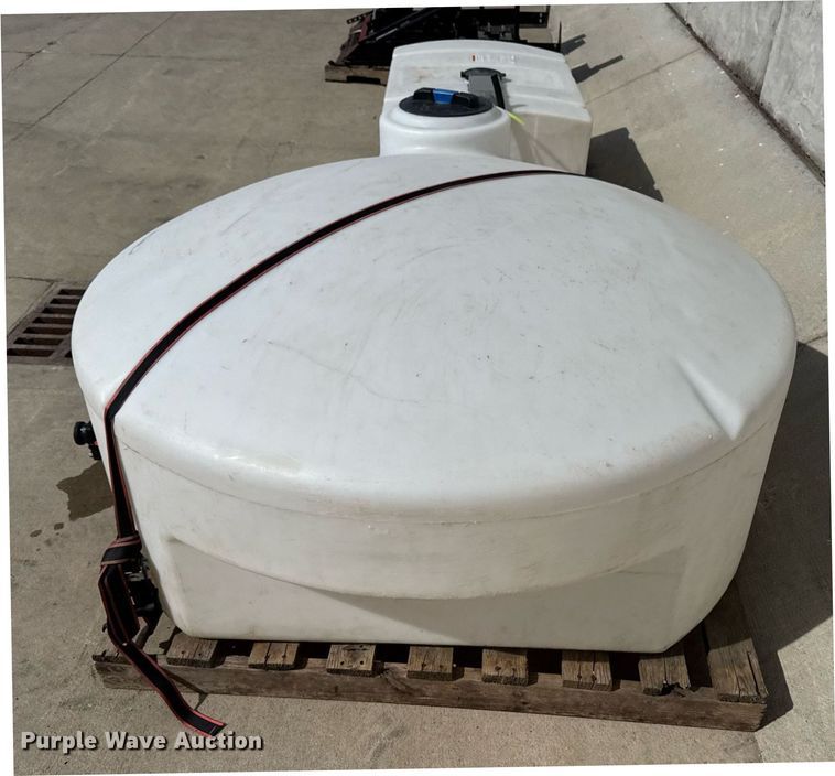 image for item EM3538 (2) poly tanks