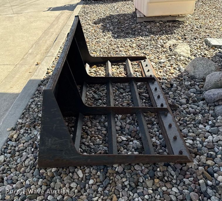 image for item EM3539 Skid steer land plane