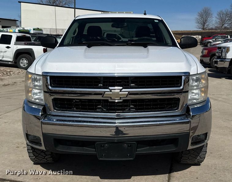 image for item EM3540 2007 Chevrolet Silverado 2500HD pickup truck
