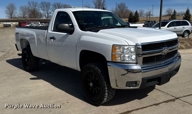 image for item EM3540 2007 Chevrolet Silverado 2500HD pickup truck