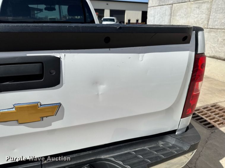 image for item EM3540 2007 Chevrolet Silverado 2500HD pickup truck