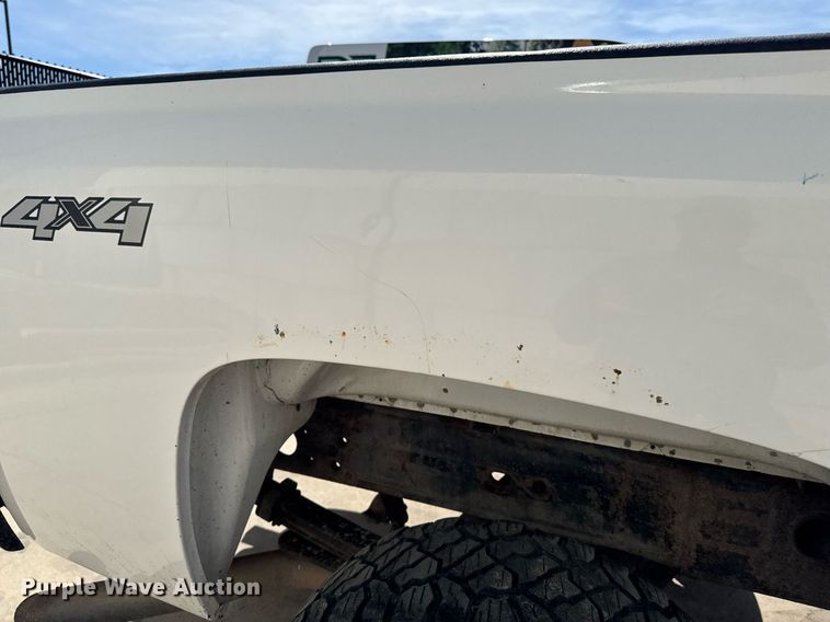 image for item EM3540 2007 Chevrolet Silverado 2500HD pickup truck