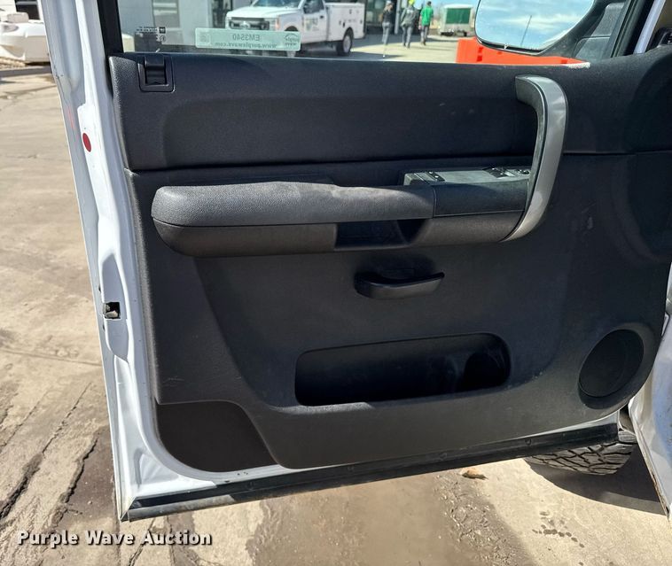 image for item EM3540 2007 Chevrolet Silverado 2500HD pickup truck