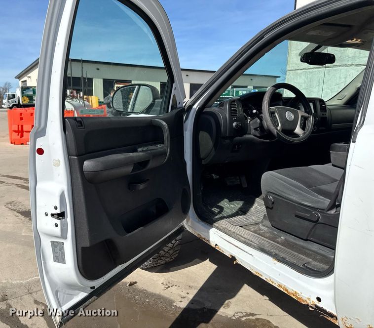 image for item EM3540 2007 Chevrolet Silverado 2500HD pickup truck