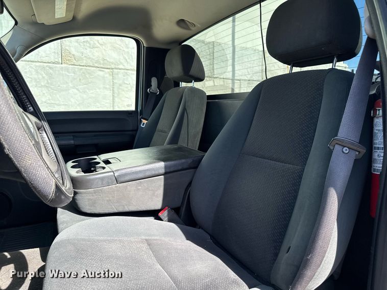 image for item EM3540 2007 Chevrolet Silverado 2500HD pickup truck