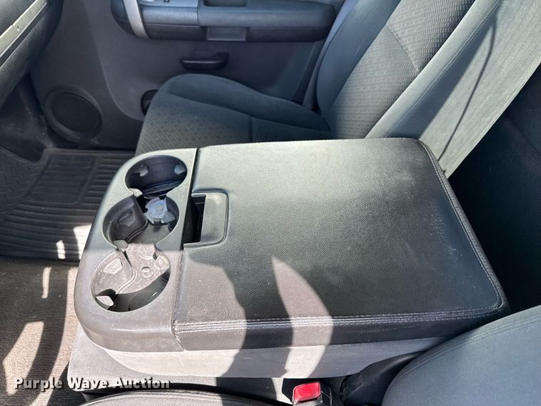 image for item EM3540 2007 Chevrolet Silverado 2500HD pickup truck