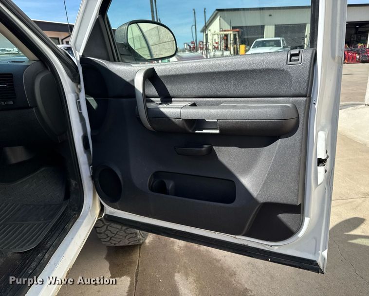 image for item EM3540 2007 Chevrolet Silverado 2500HD pickup truck