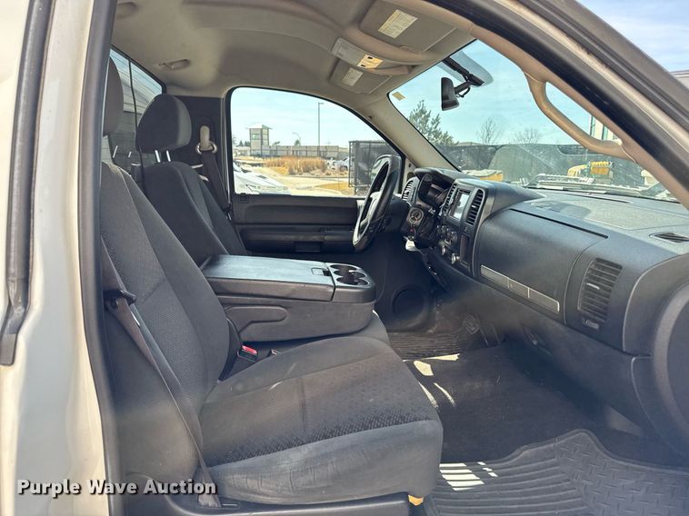 image for item EM3540 2007 Chevrolet Silverado 2500HD pickup truck