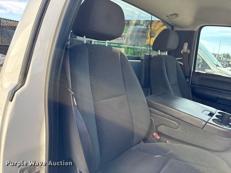 image for item EM3540 2007 Chevrolet Silverado 2500HD pickup truck