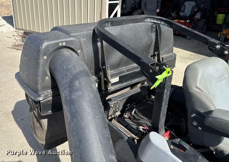 image for item EM3543 2009 Exmark LZZ27KC606 ZTR lawn mower