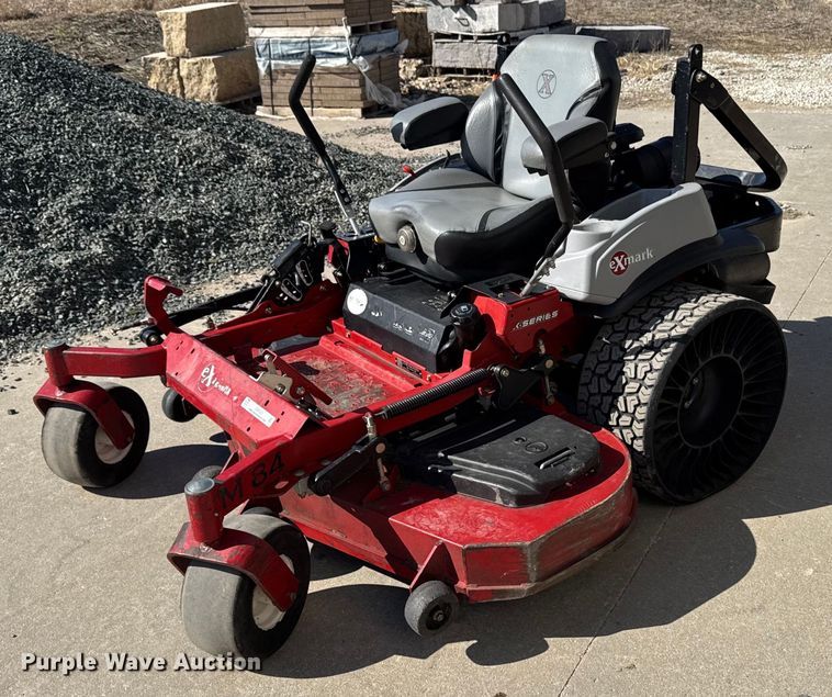 image for item EM3551 2015 Exmark LZX801GKA60600 ZTR lawn mower