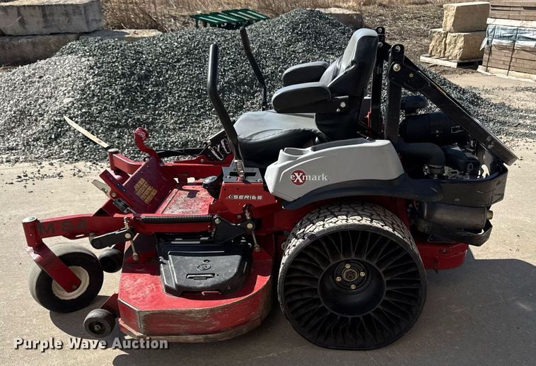 image for item EM3551 2015 Exmark LZX801GKA60600 ZTR lawn mower