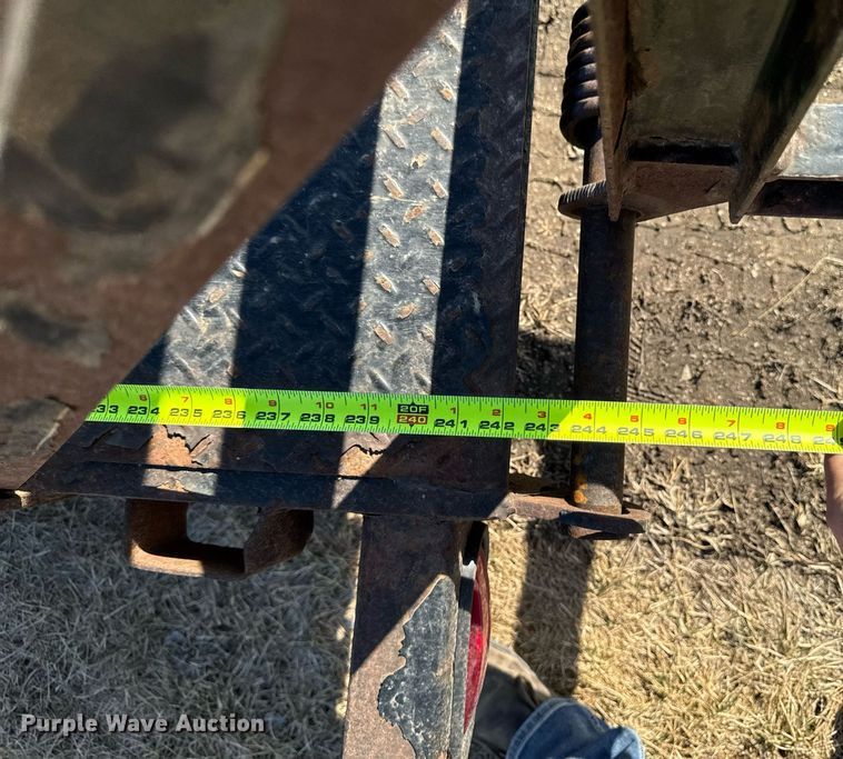 image for item EM3558 2013 H&H equipment trailer