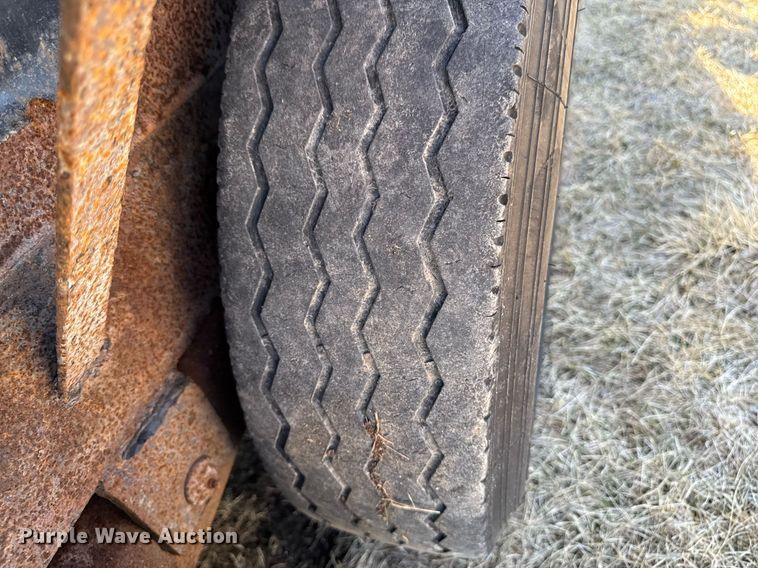 image for item EM3558 2013 H&H equipment trailer