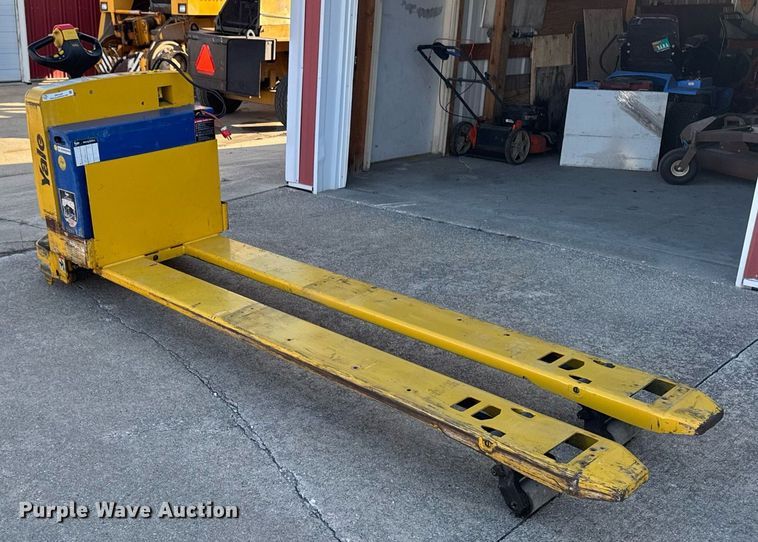 image for item EM3560 Yale MPW066SEN12T2796 pallet jack