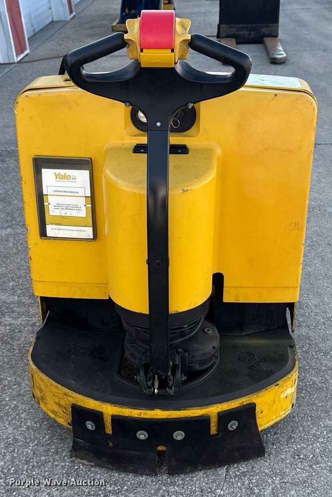 image for item EM3560 Yale MPW066SEN12T2796 pallet jack