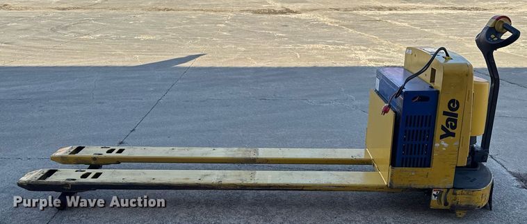 image for item EM3560 Yale MPW066SEN12T2796 pallet jack