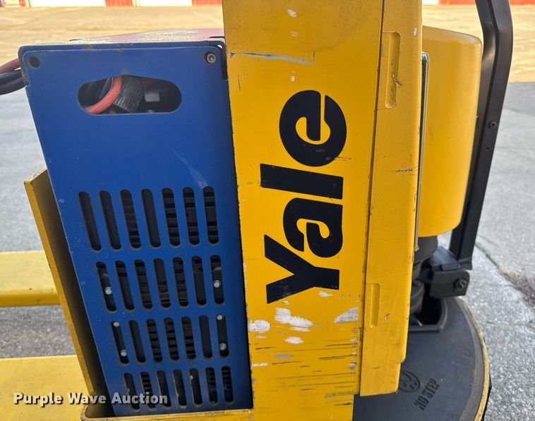image for item EM3560 Yale MPW066SEN12T2796 pallet jack