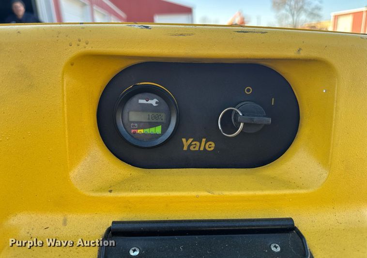 image for item EM3560 Yale MPW066SEN12T2796 pallet jack
