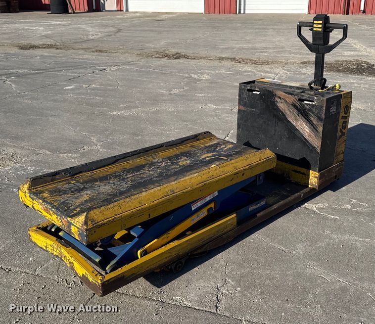 image for item EM3561 Yale MPB040ACN24C2748 pallet jack