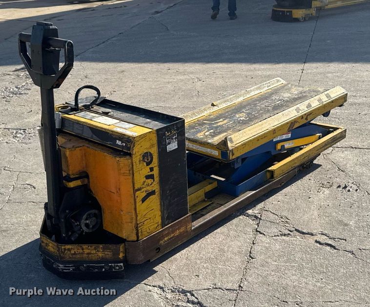 image for item EM3561 Yale MPB040ACN24C2748 pallet jack