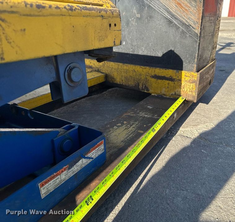 image for item EM3561 Yale MPB040ACN24C2748 pallet jack