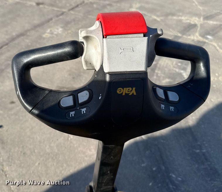 image for item EM3562 Yale MPB045VGN24T2646 pallet jack