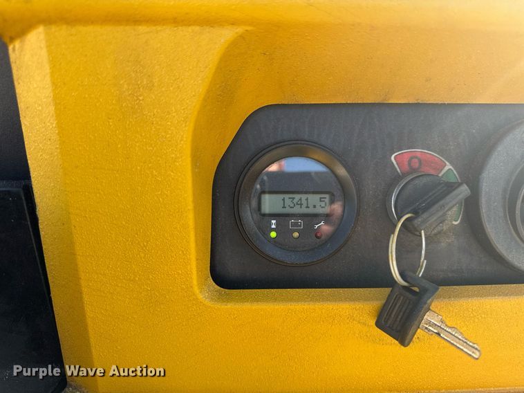 image for item EM3562 Yale MPB045VGN24T2646 pallet jack