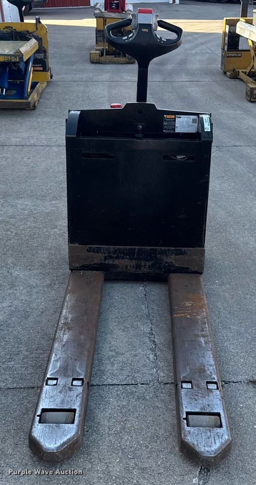 image for item EM3563 Yale MPB045VGN24T2646 pallet Jack