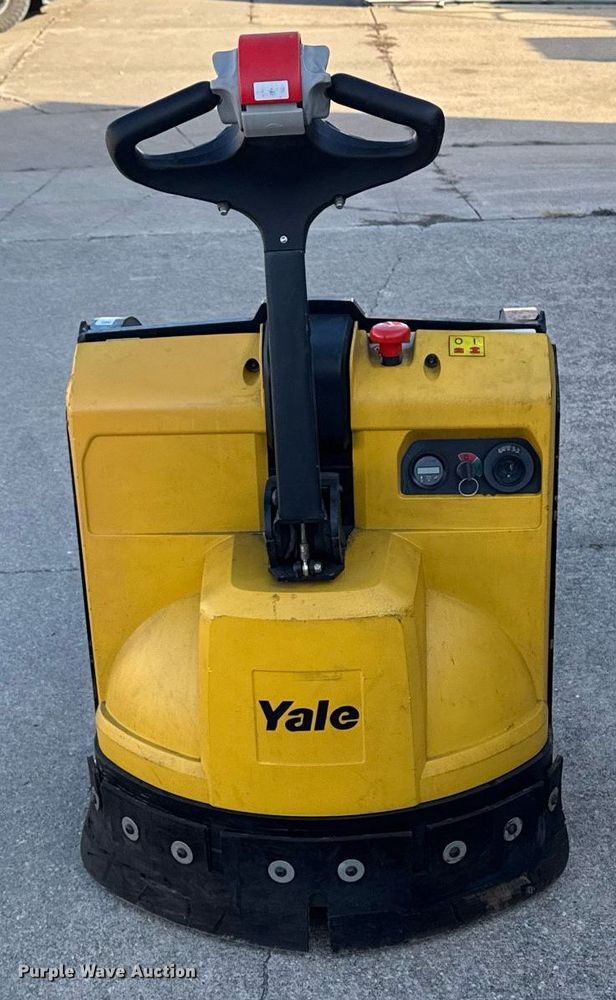 image for item EM3563 Yale MPB045VGN24T2646 pallet Jack