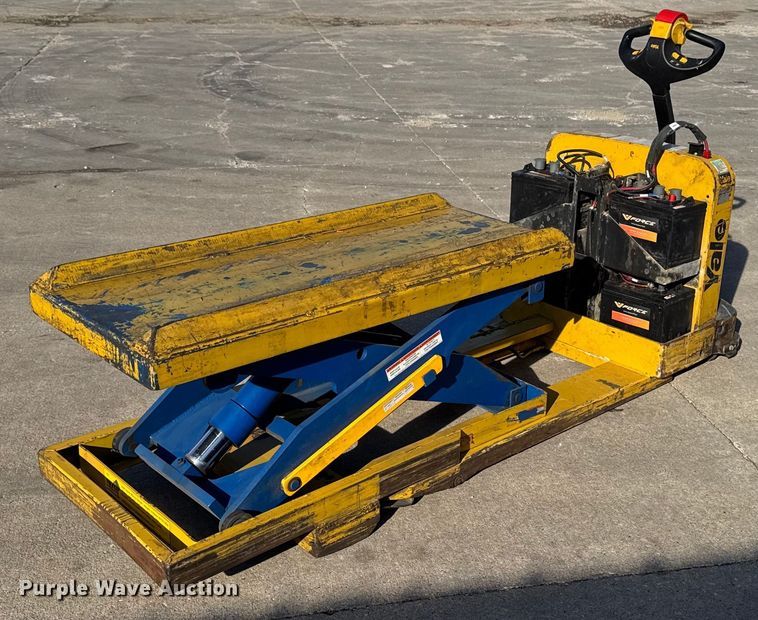 image for item EM3564 Yale MPB040-EN24T2748 pallet jack