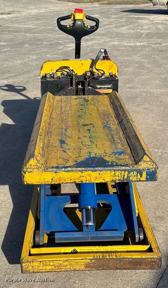 image for item EM3564 Yale MPB040-EN24T2748 pallet jack