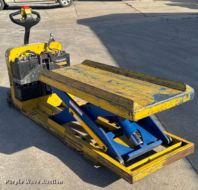 image for item EM3564 Yale MPB040-EN24T2748 pallet jack