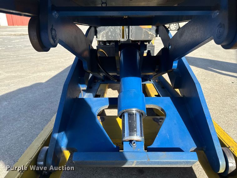 image for item EM3564 Yale MPB040-EN24T2748 pallet jack