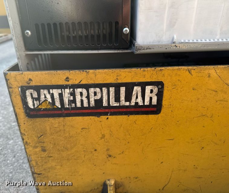 image for item EM3565 Caterpillar NPP40 lift table