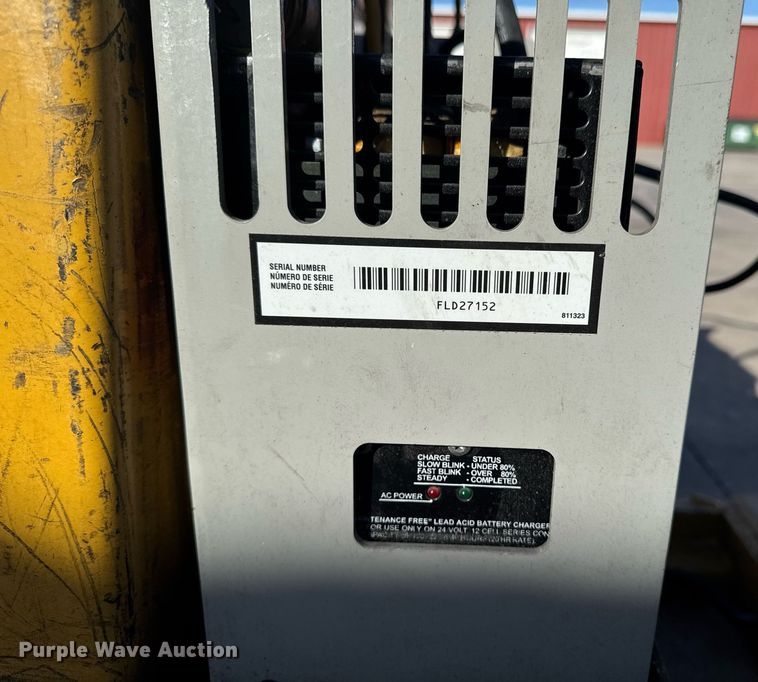 image for item EM3565 Caterpillar NPP40 lift table