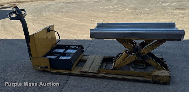 image for item EM3566 Caterpillar NPP40 lift table