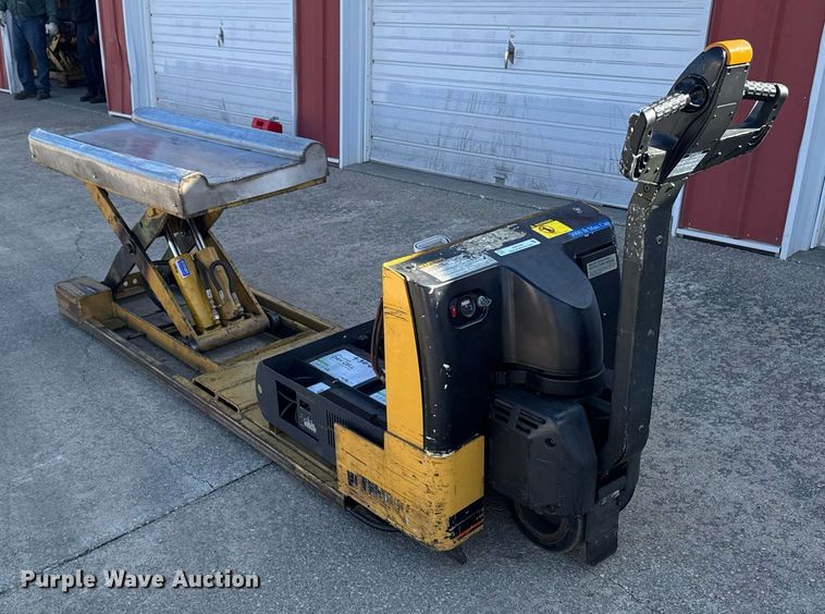 image for item EM3566 Caterpillar NPP40 lift table