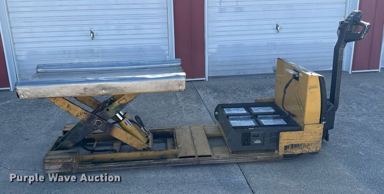 image for item EM3566 Caterpillar NPP40 lift table