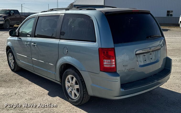 image for item EM3575 2008 Chrysler Town & Country van