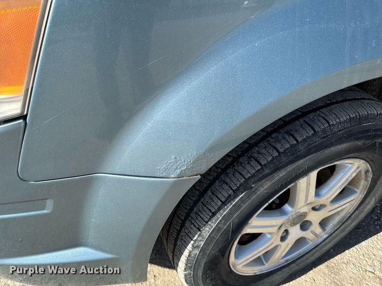 image for item EM3575 2008 Chrysler Town & Country van