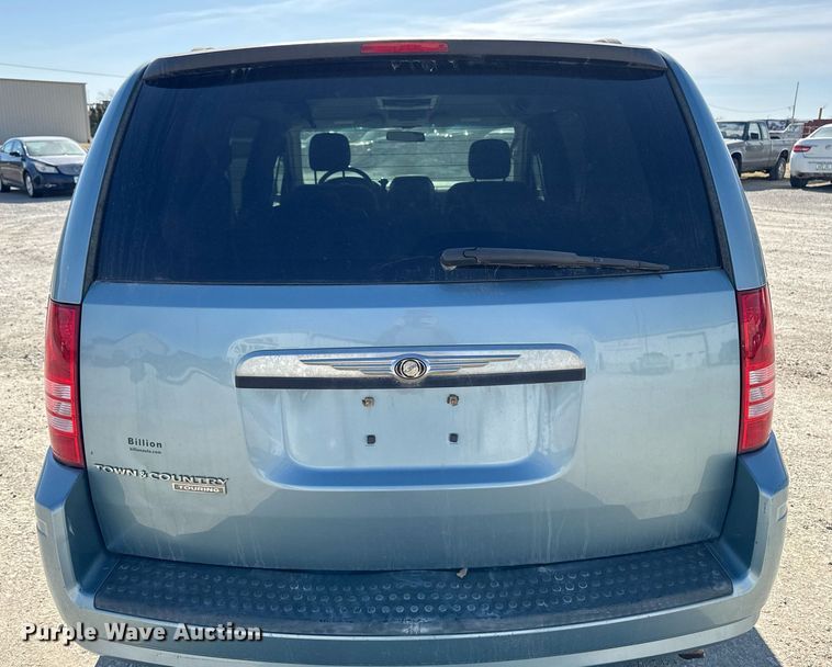 image for item EM3575 2008 Chrysler Town & Country van