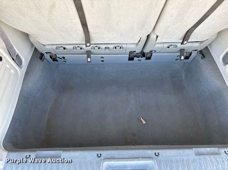 image for item EM3575 2008 Chrysler Town & Country van