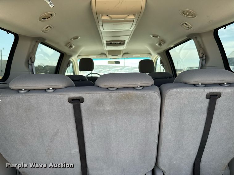 image for item EM3575 2008 Chrysler Town & Country van